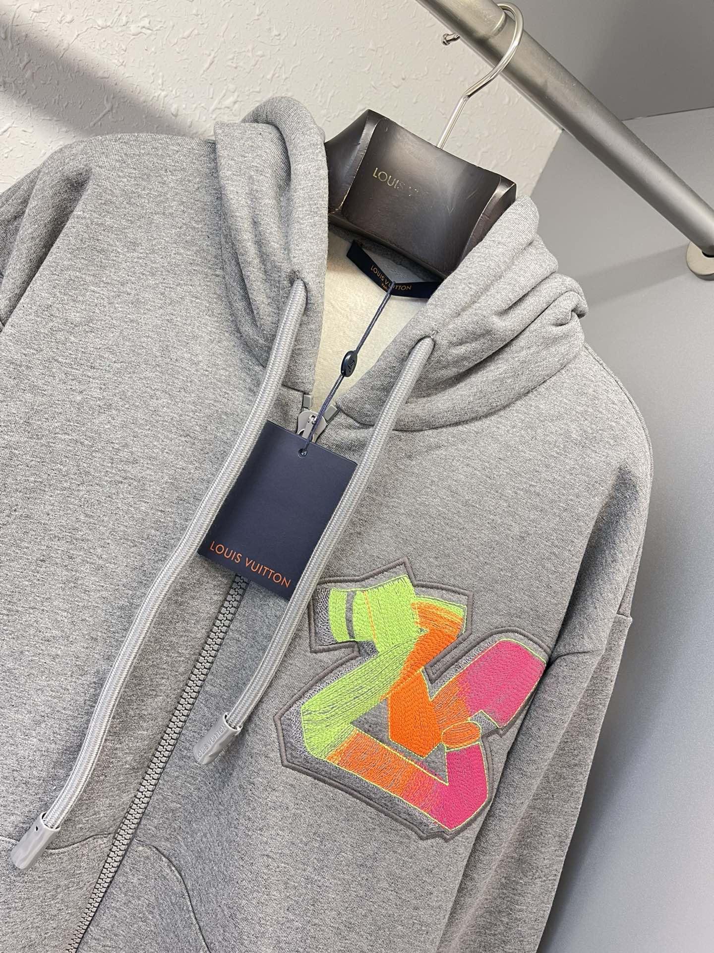 3d-lv-graffiti-embroidered-zipped-hoodie-2804_16844985843-1000