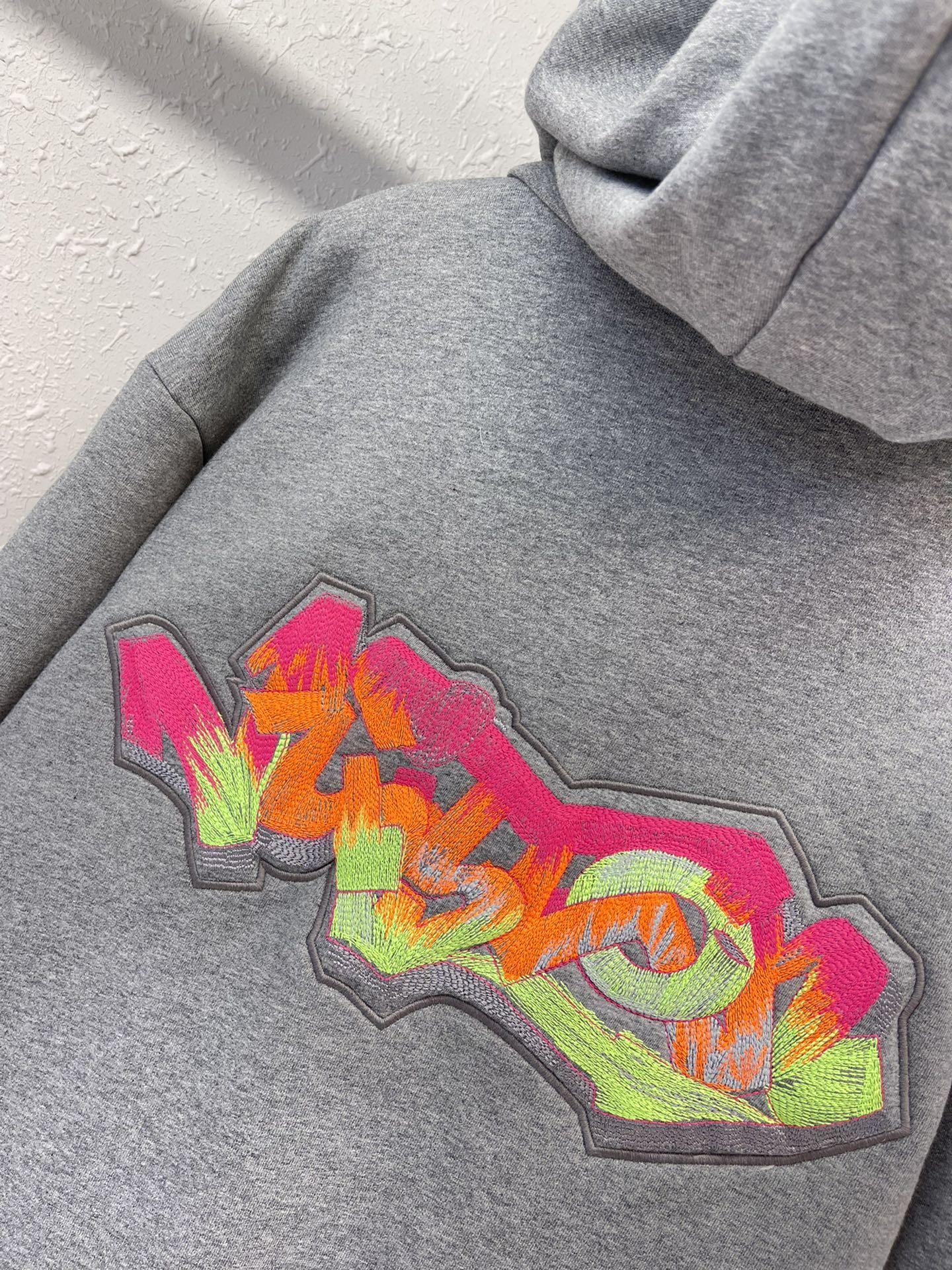 3d-lv-graffiti-embroidered-zipped-hoodie-2804_16844985854-1000