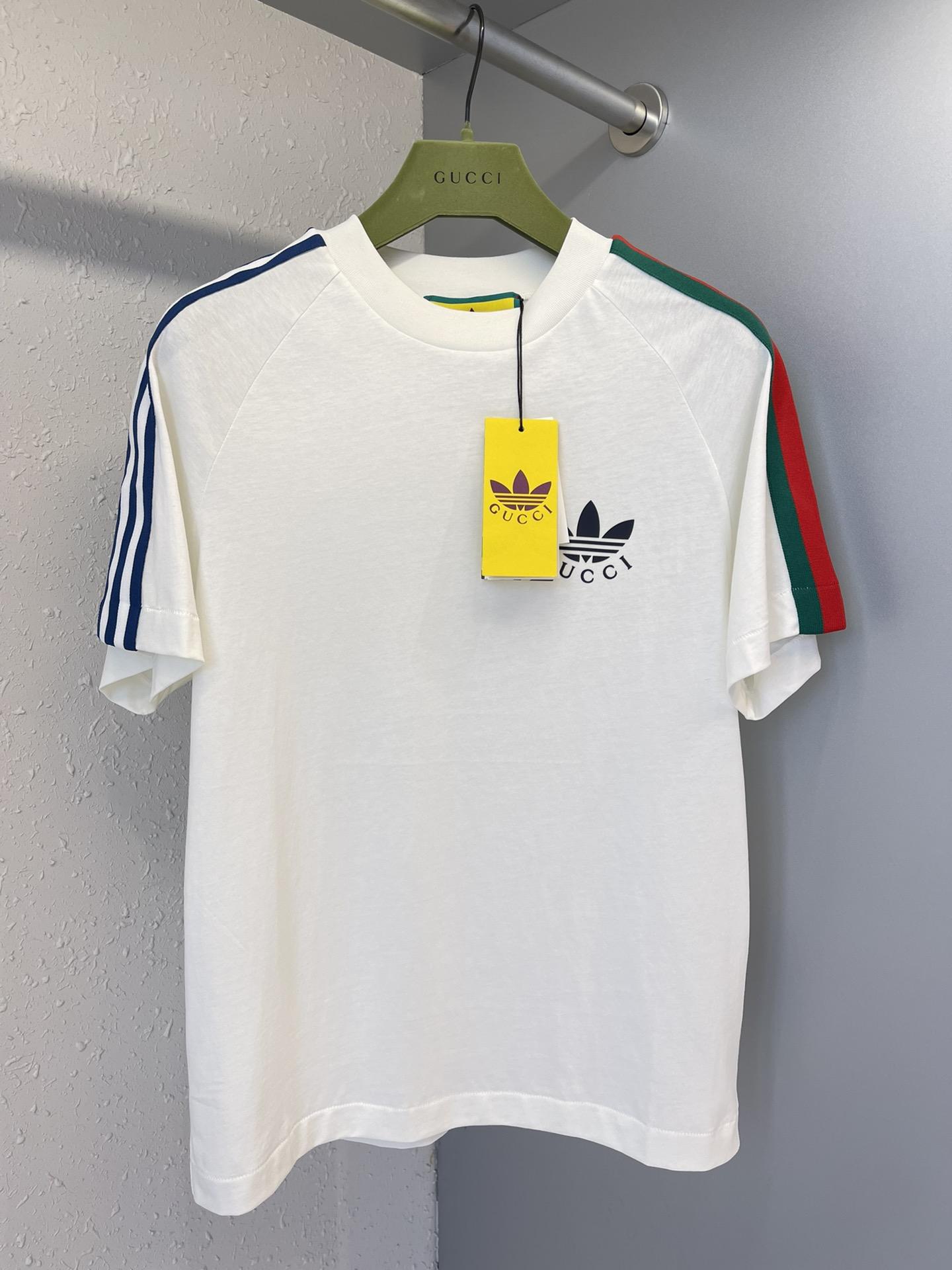 adidas-x-gucci-t-shirt-with-trefoil-print-2834_16844986202-1000