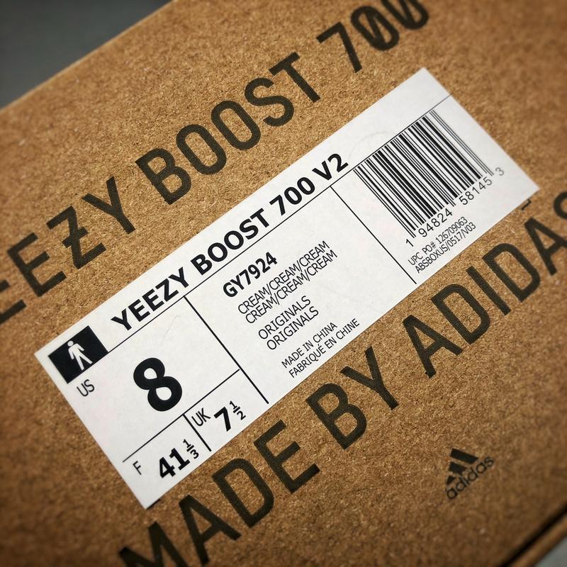 adidas-yeezy-boost-700-sneakers-935_168435077020-1000