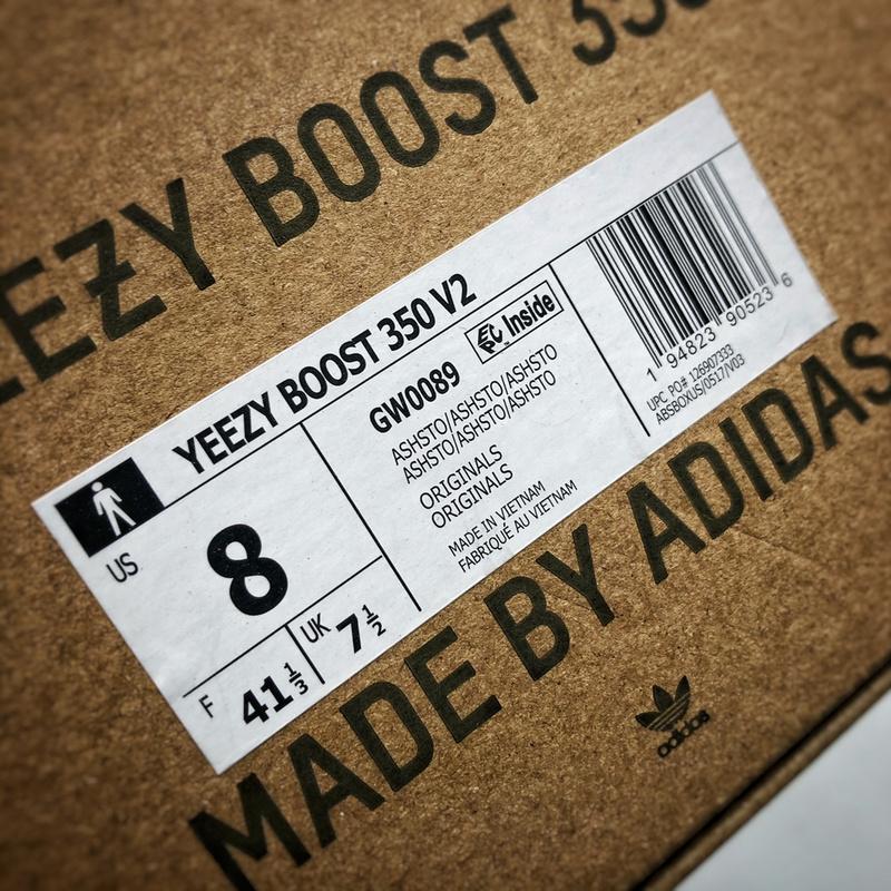 adidas-yeezy-neutral-yeezy-350-v2-sneakers-880_168435067115-1000