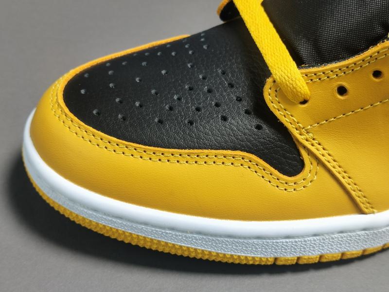 air-jordan-1-high-og-pollen-sneakers-1039_16843509894-1000