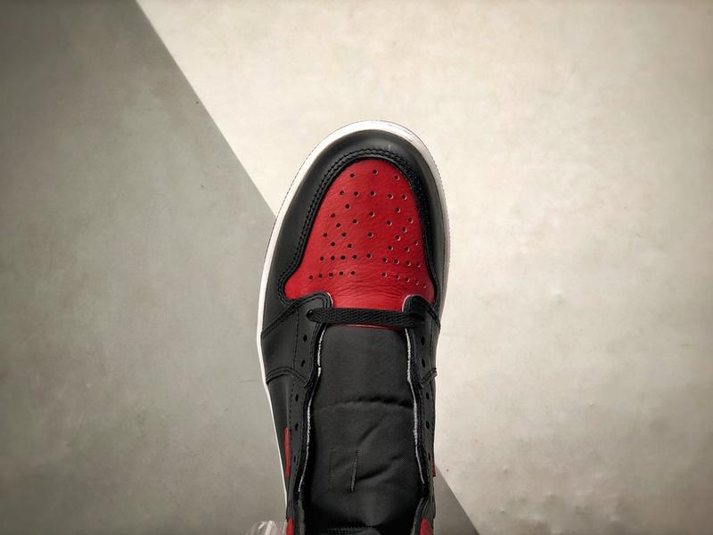 air-jordan-1-retro-high-og-banned-bred-1079_16843926435-1000