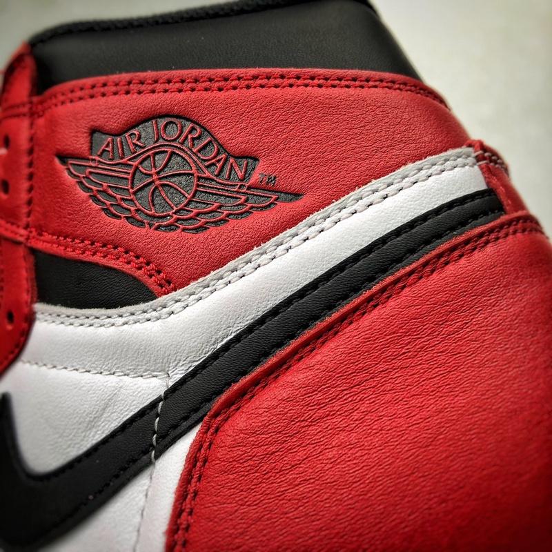 air-jordan-1-retro-high-og-chicago-1082_16843926503-1000