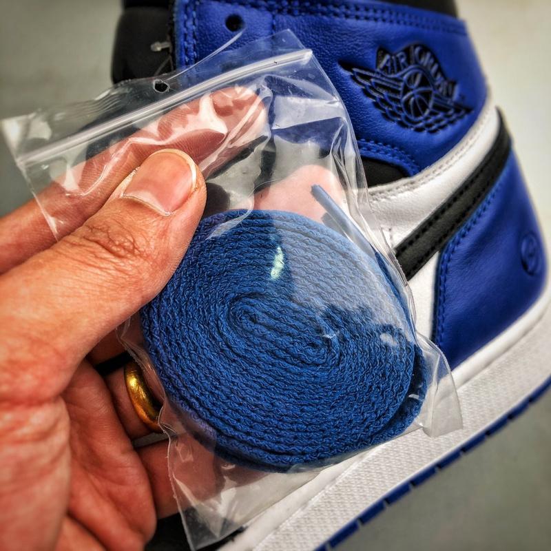 air-jordan-1-retro-high-og-fragment-1097_168439268518-1000