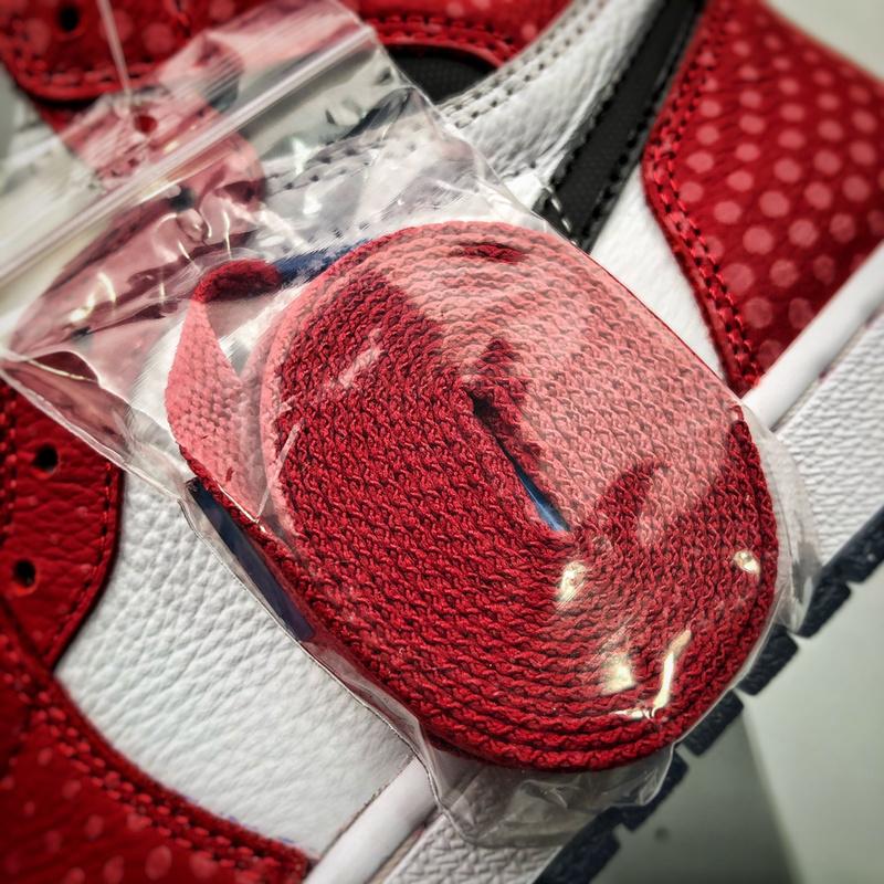 air-jordan-1-retro-high-og-spider-man-1049_168435101517-1000