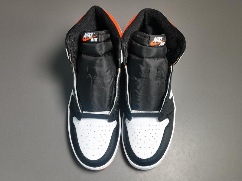 air-jordan-1-retro-high-sneakers-1040_16843509915-1000