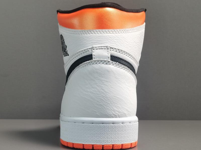 air-jordan-1-retro-high-sneakers-1040_16843509917-1000