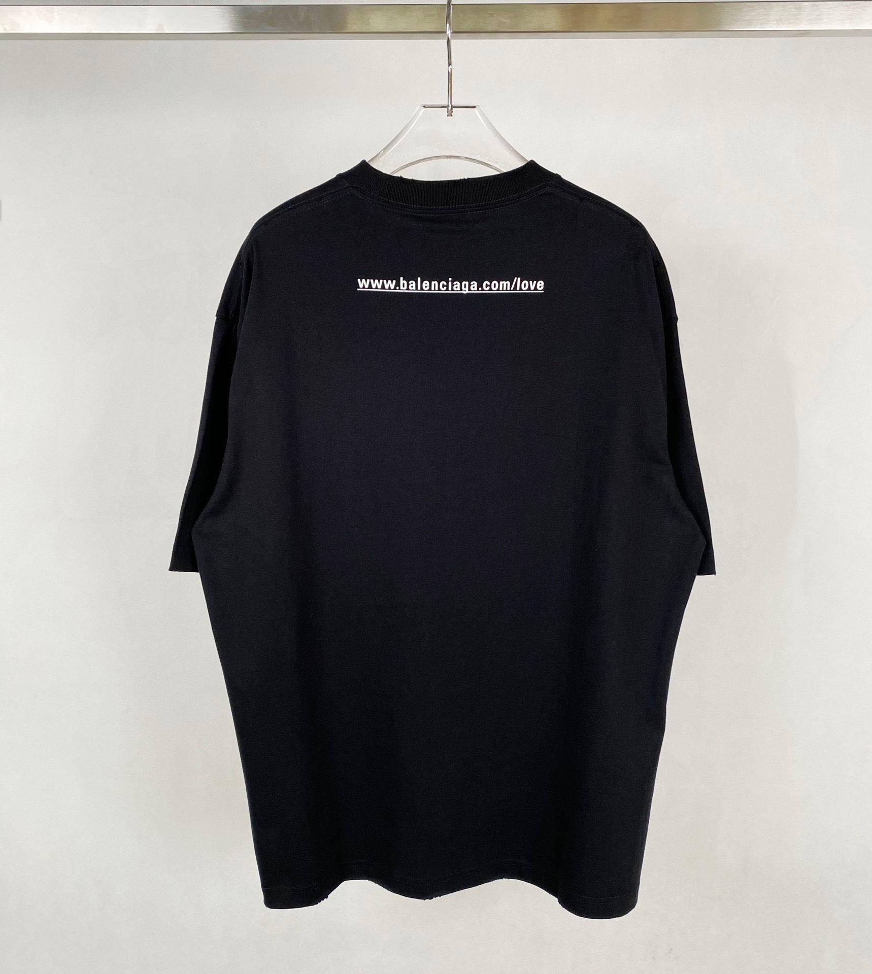 balenciaga-t-shirt-269_16844970723-1000