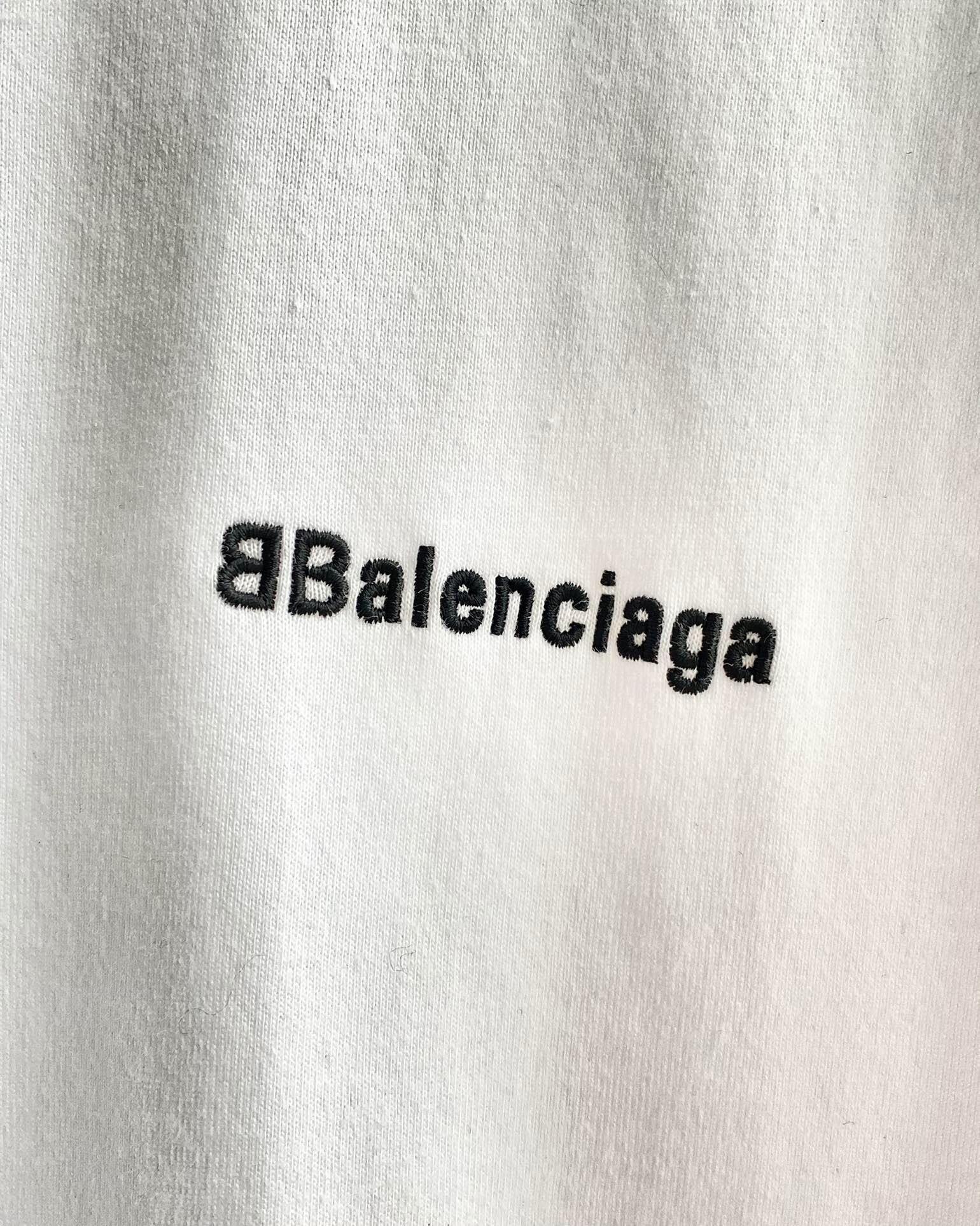 balenciaga-t-shirt-296_16844971404-1000