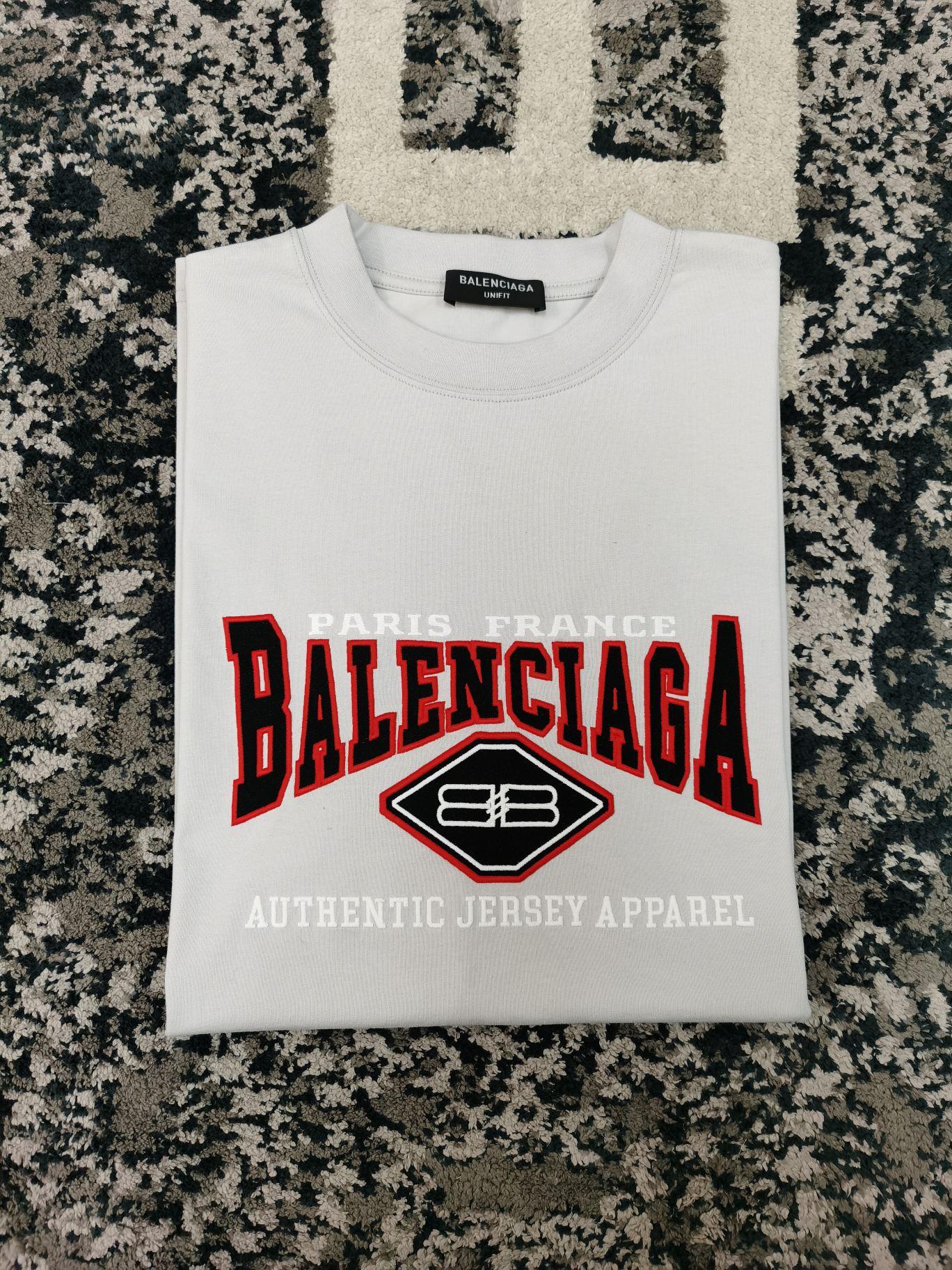 balenciaga-t-shirt-with-logo-embroidery-2633_16844984463-1000