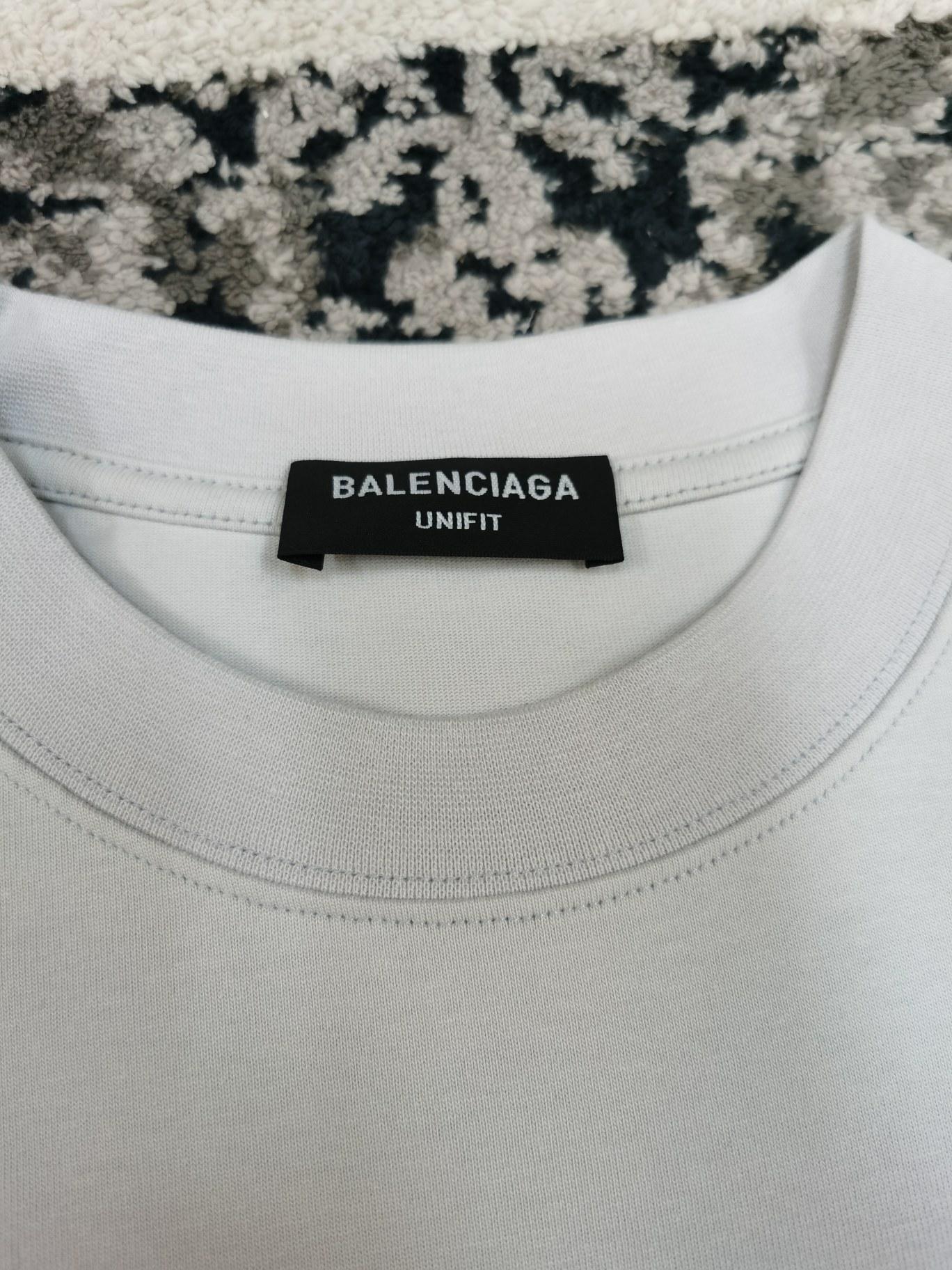 balenciaga-t-shirt-with-logo-embroidery-2633_16844984465-1000