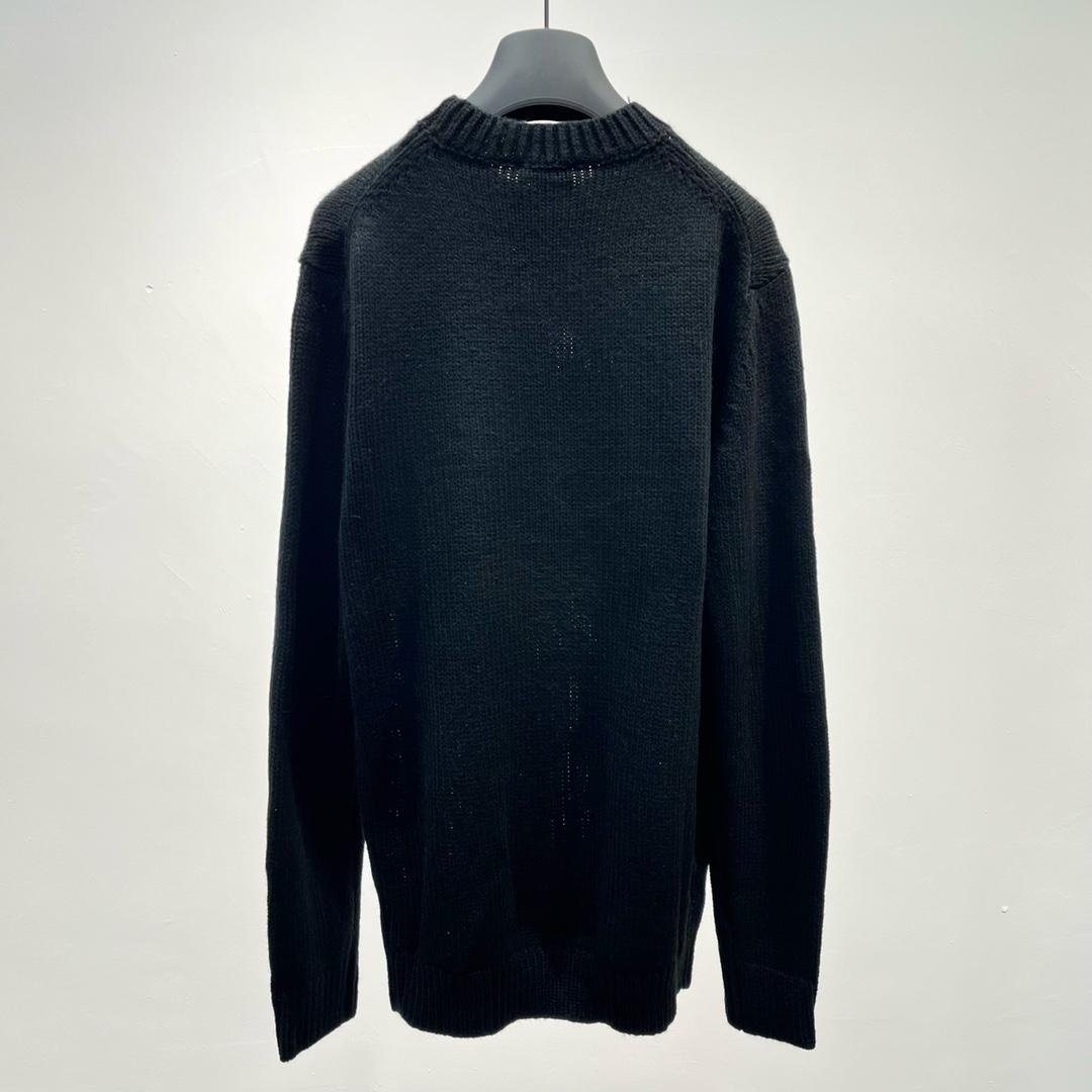 black-wool-pullover-4854_16845004483-1000