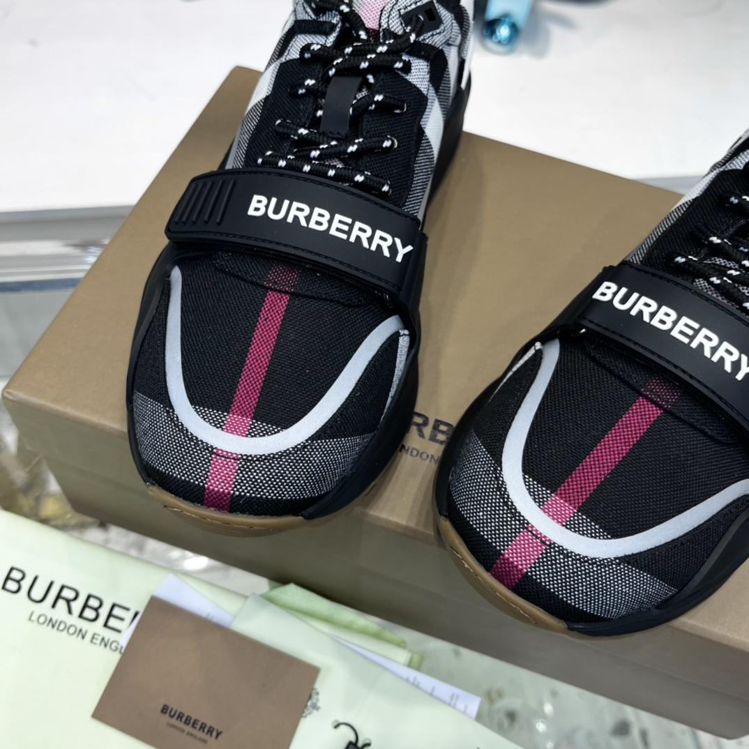 burberry-vintage-arthur-sneaker-6306_16844030046-1000