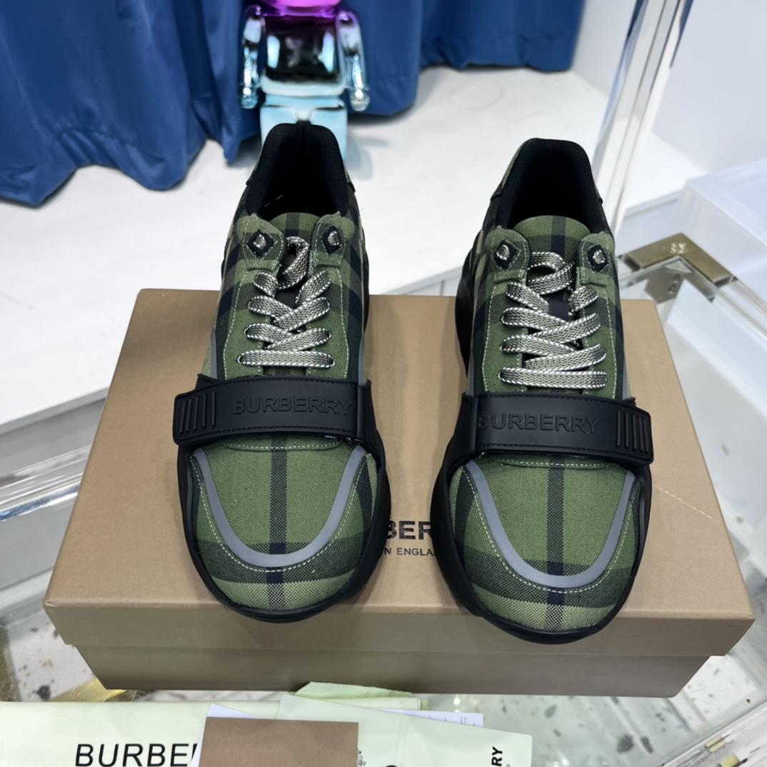 burberry-vintage-arthur-sneaker-6308_16844030073-1000