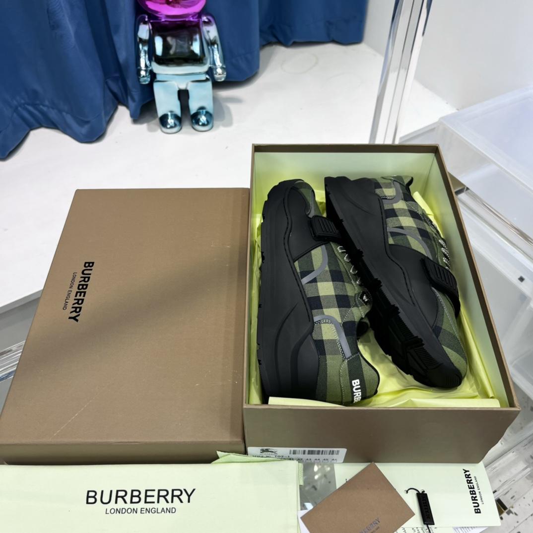 burberry-vintage-arthur-sneaker-6308_16844030089-1000