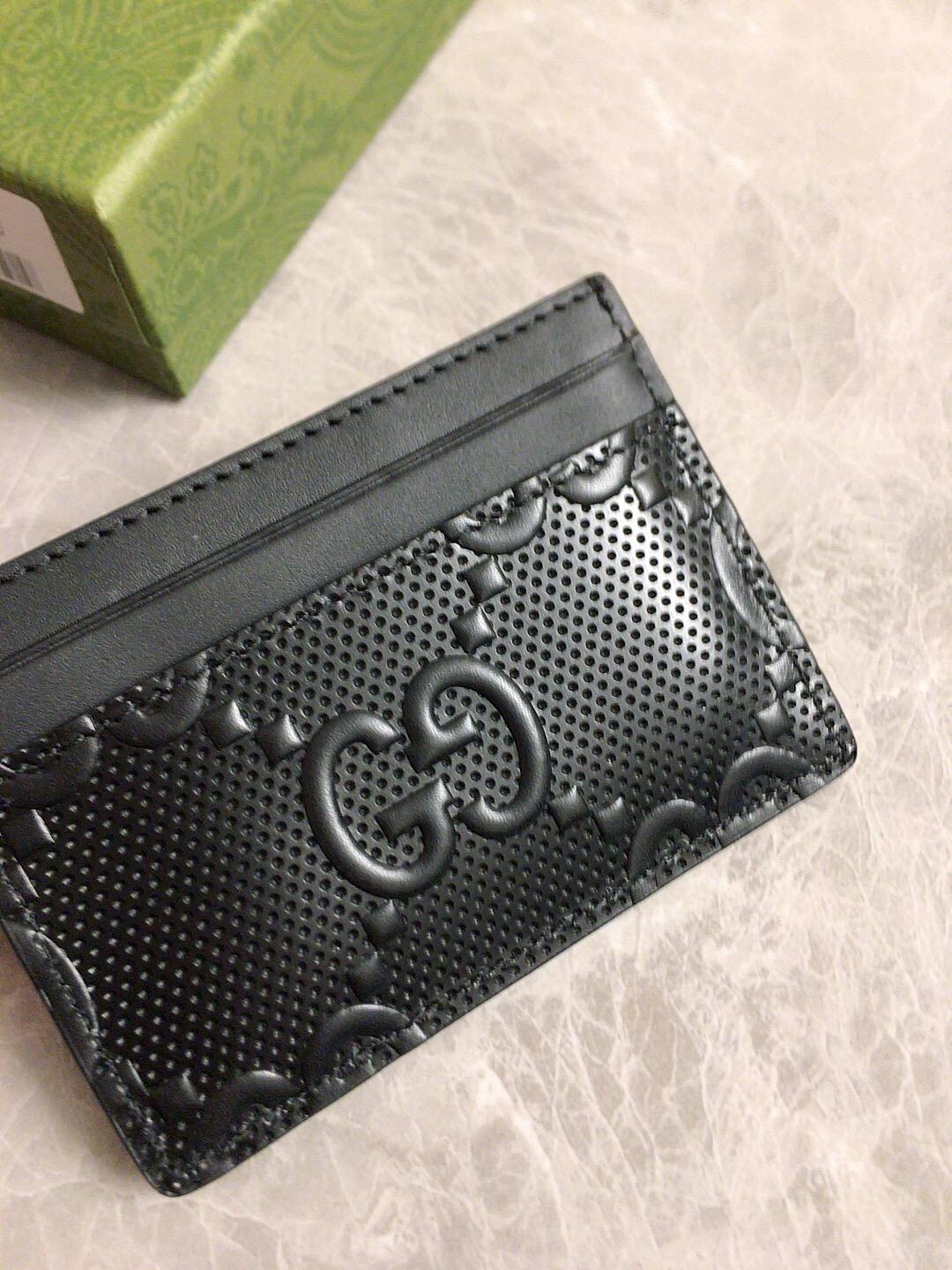 card-case-in-gg-embossed-leather-2144_16843949328-1000