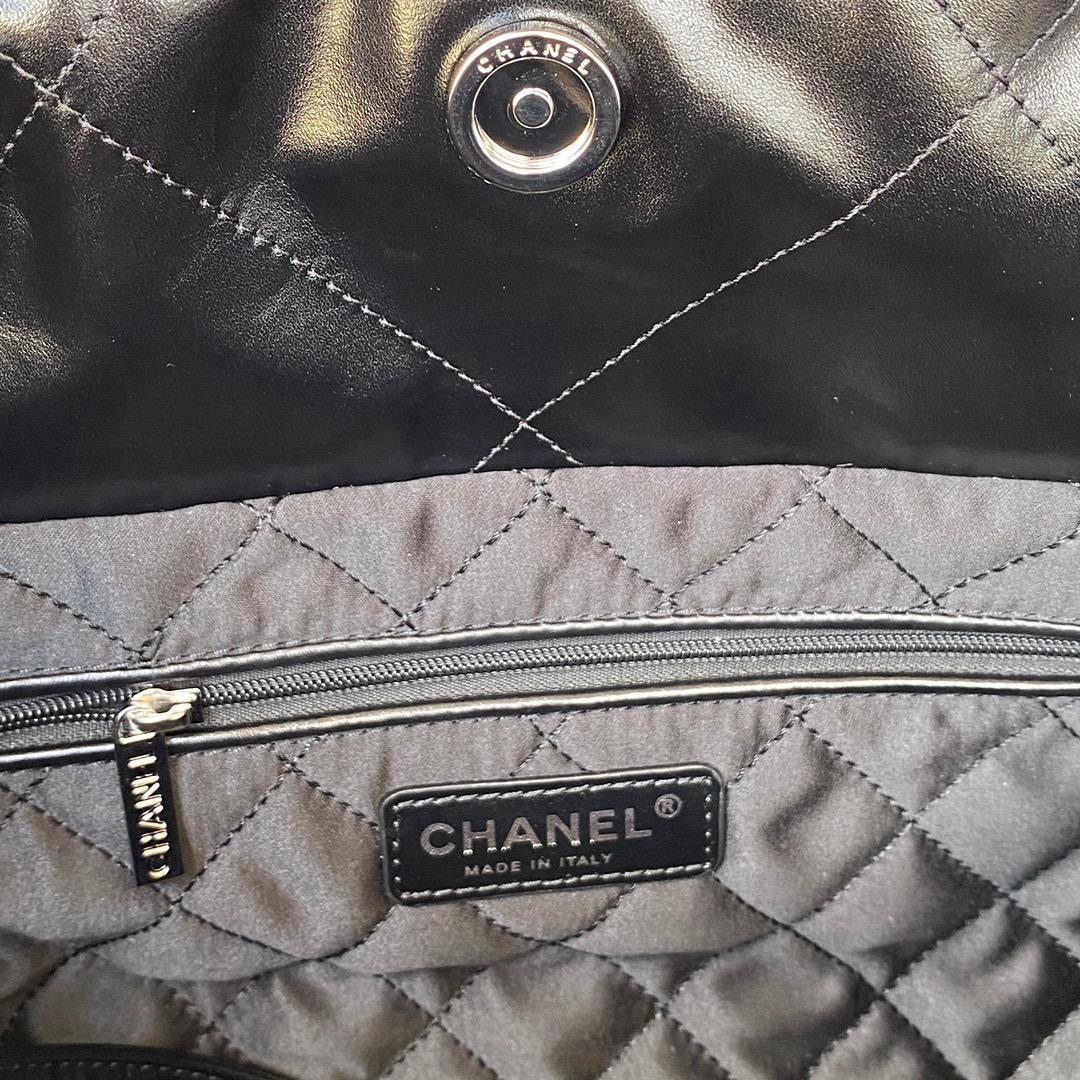 chanel-22-handbag-7111_16844045909-1000