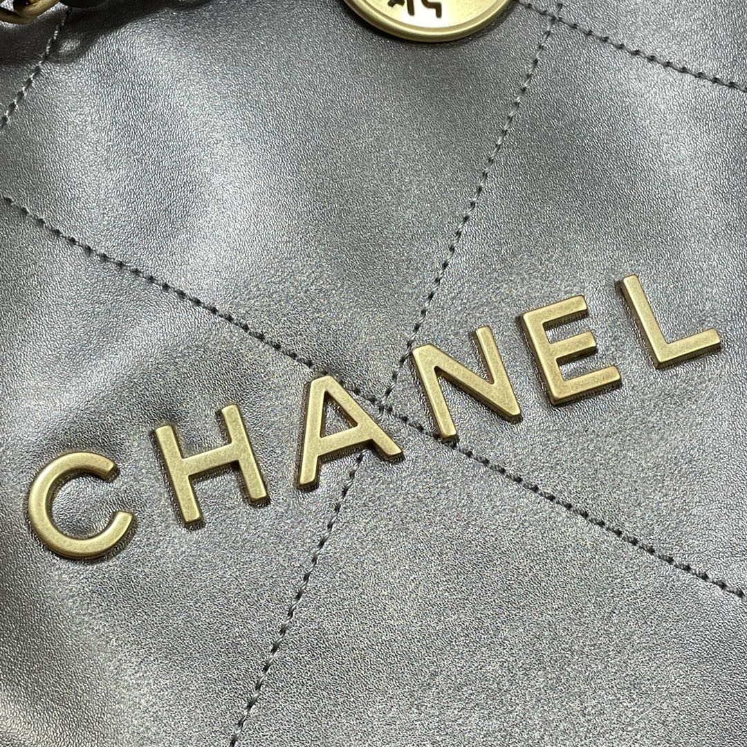 chanel-22-handbag-7133_16844046156-1000