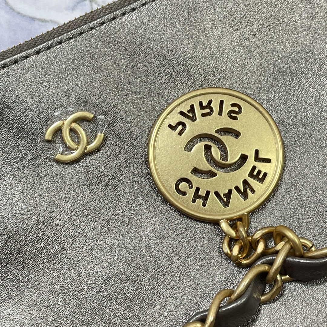 chanel-22-handbag-7133_16844046157-1000