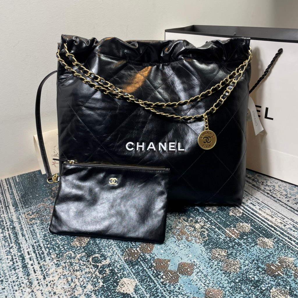 chanel-22-handbag-7139_16844046211-1000