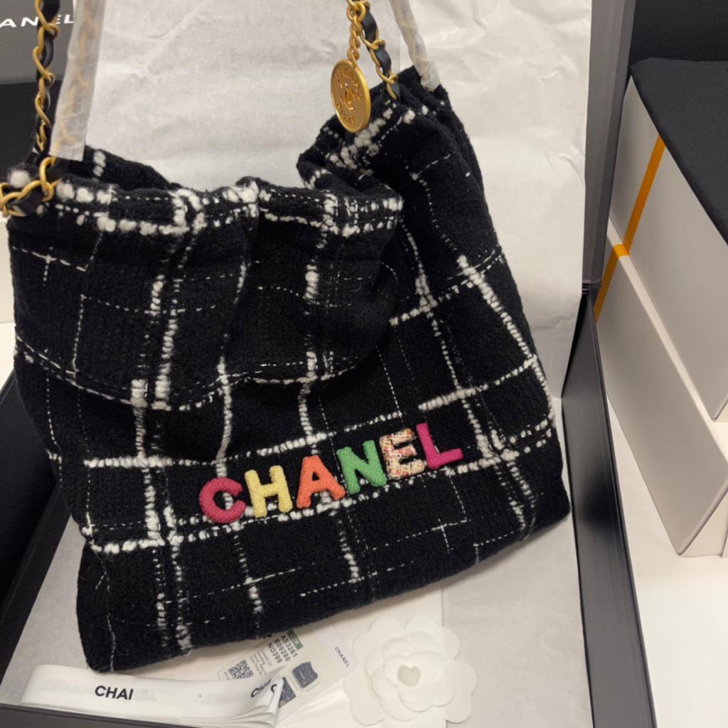 chanel-22-handbag-7141_16844046233-1000