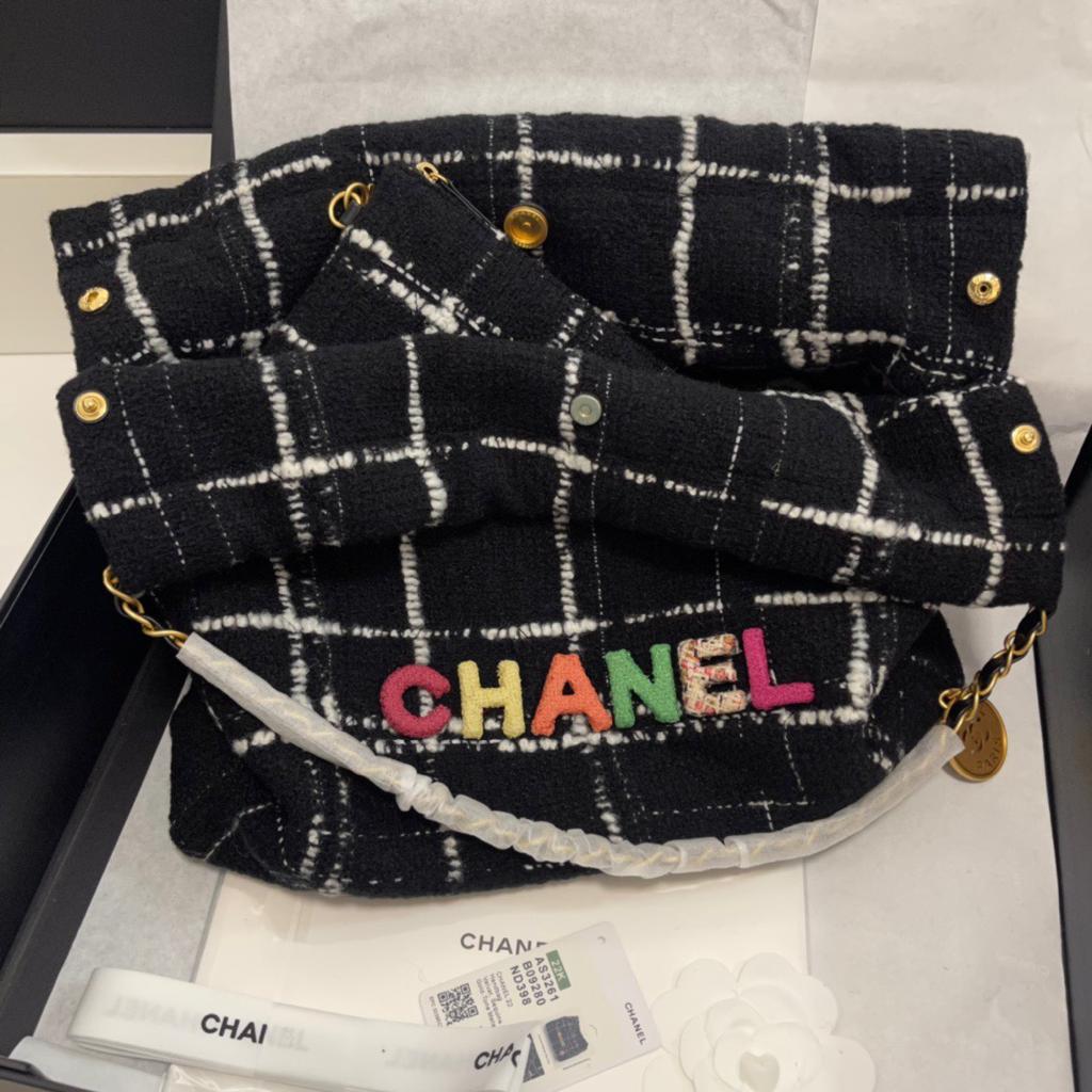 chanel-22-handbag-7141_16844046234-1000