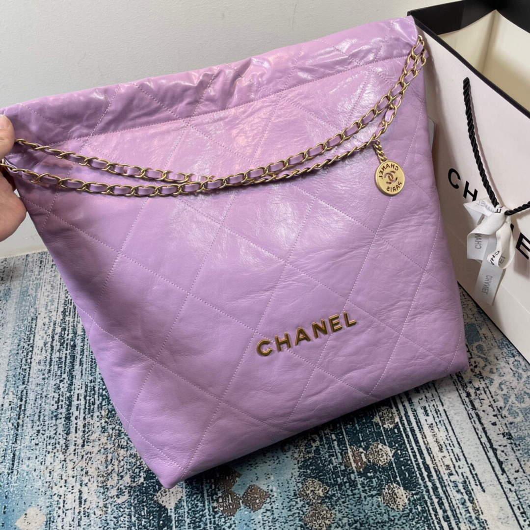 chanel-22-large-handbag-7143_16844046262-1000