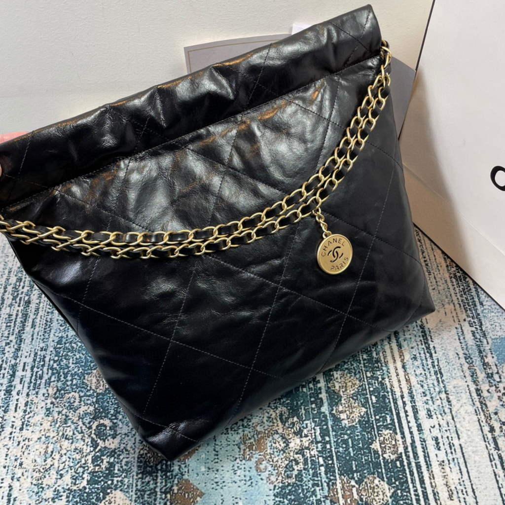 chanel-22-small-handbag-7138_16844046203-1000