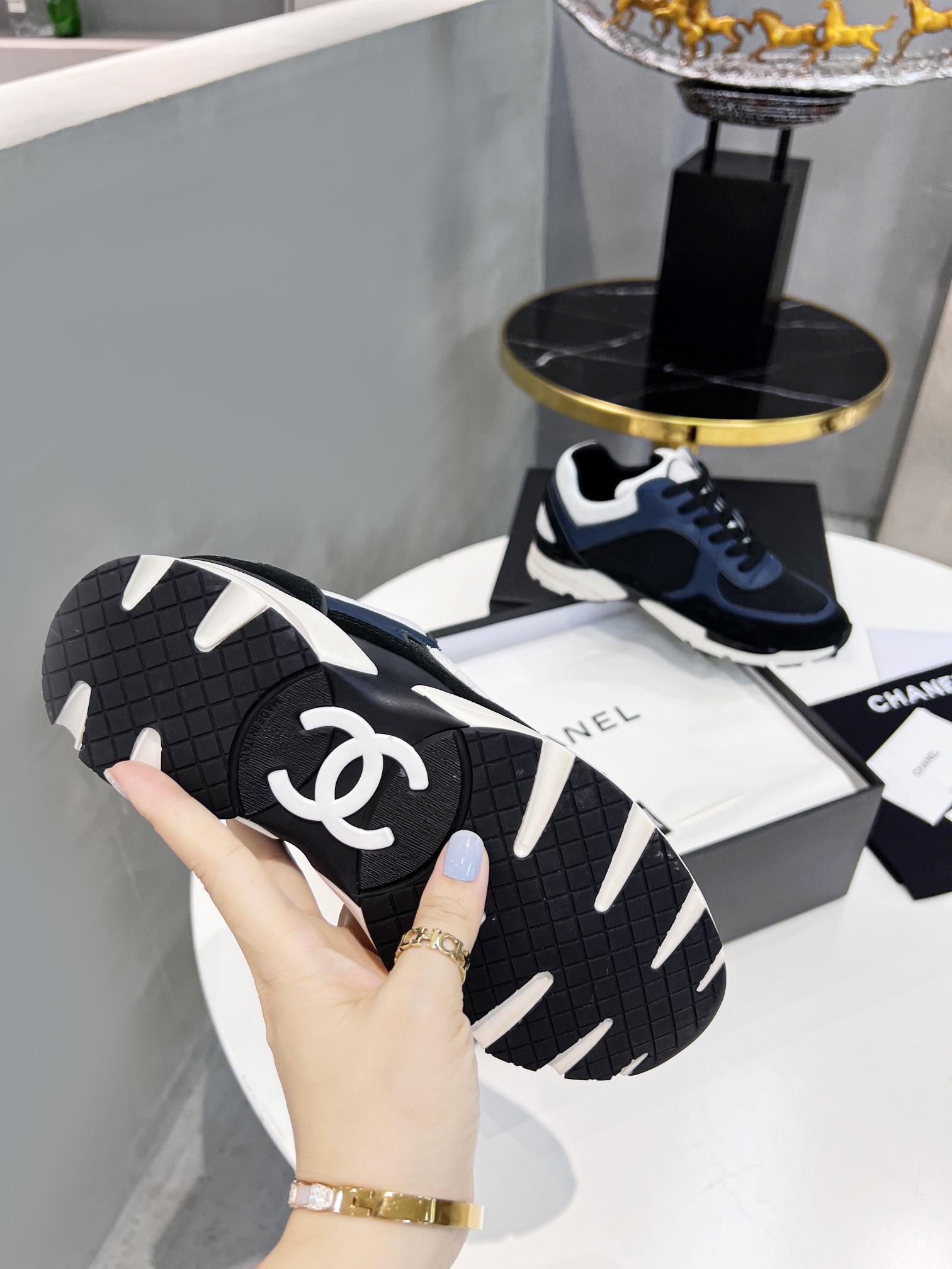 chanel-runner-sneaker-5493_16844015497-1000