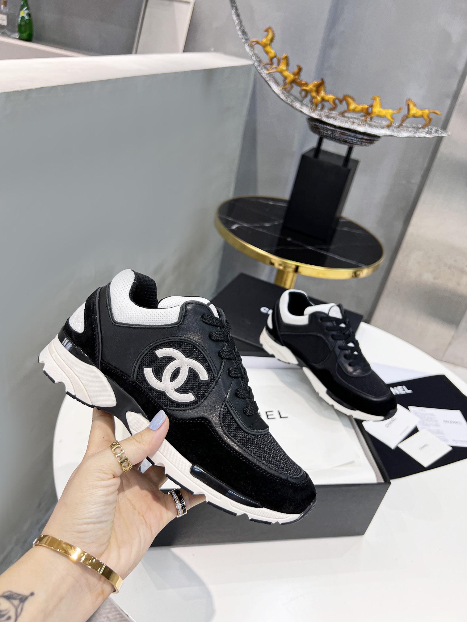 chanel-runner-sneaker-5496_16844015564-1000