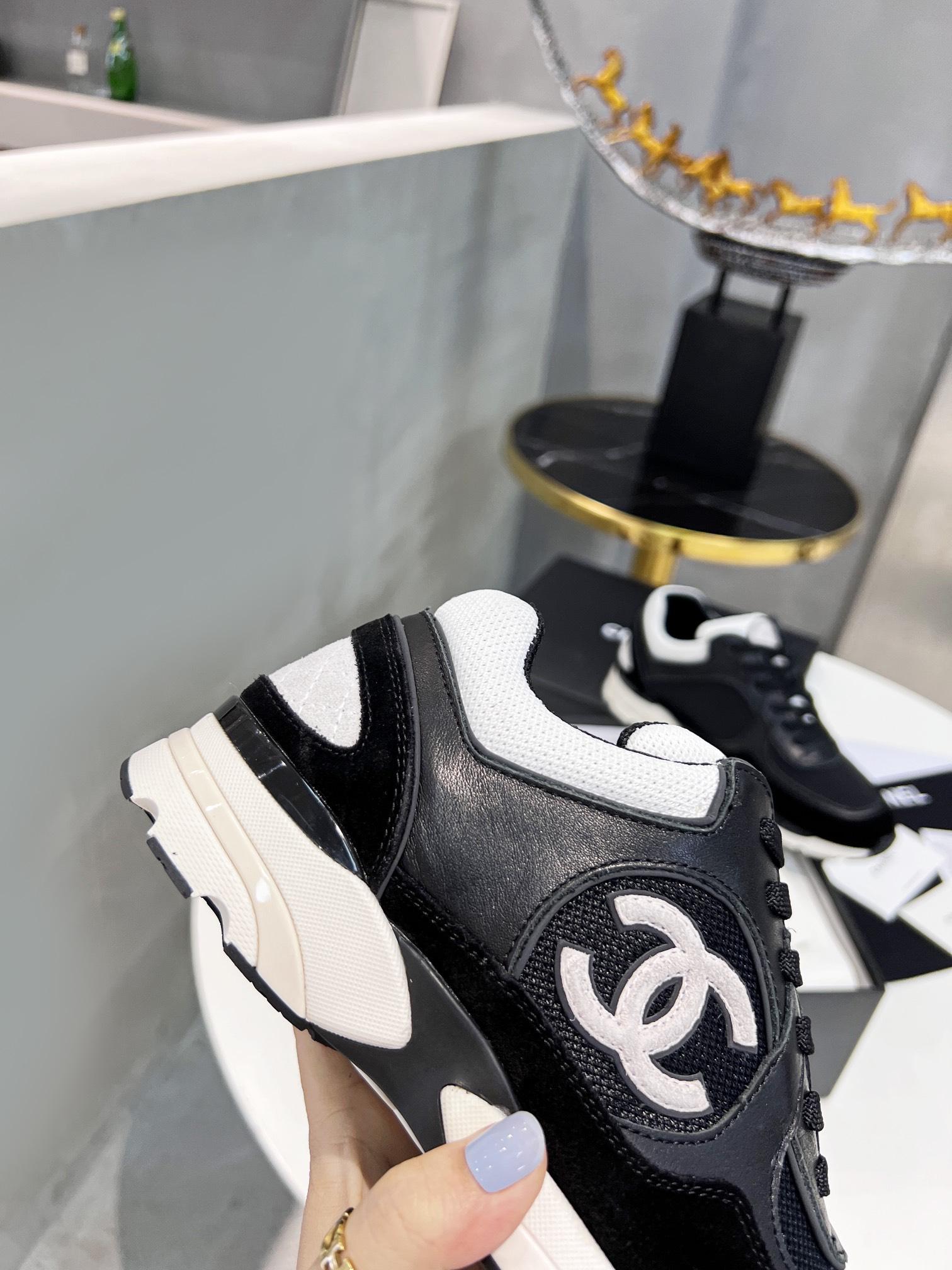 chanel-runner-sneaker-5496_16844015576-1000