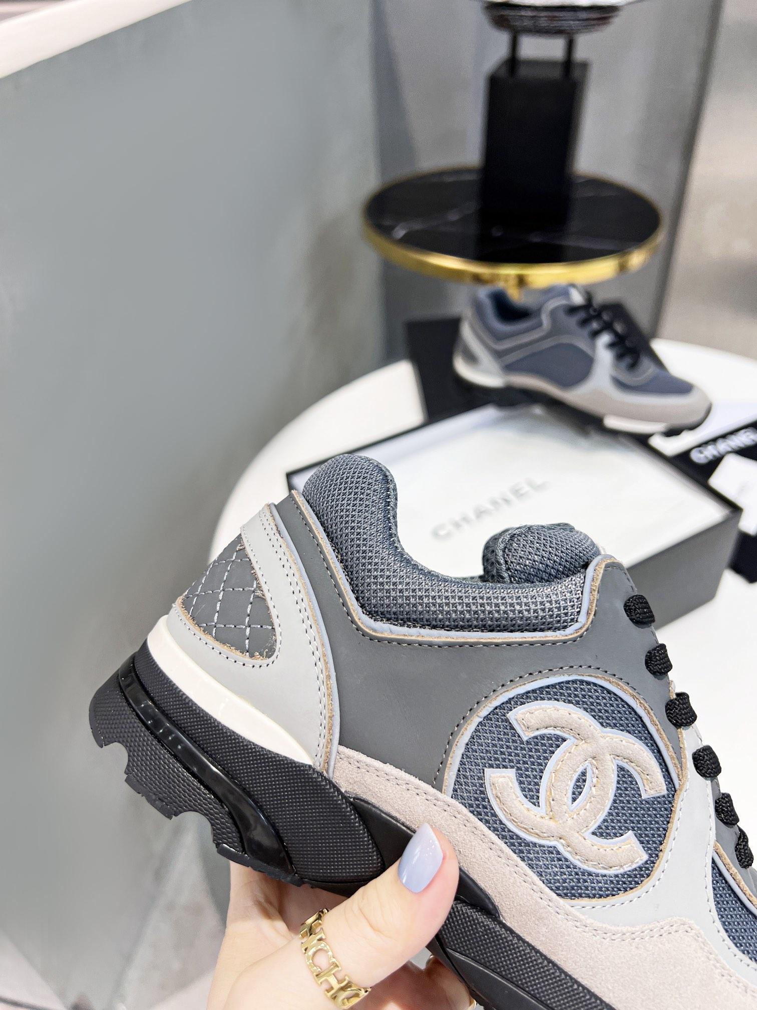 chanel-runner-sneaker-5497_16844015606-1000