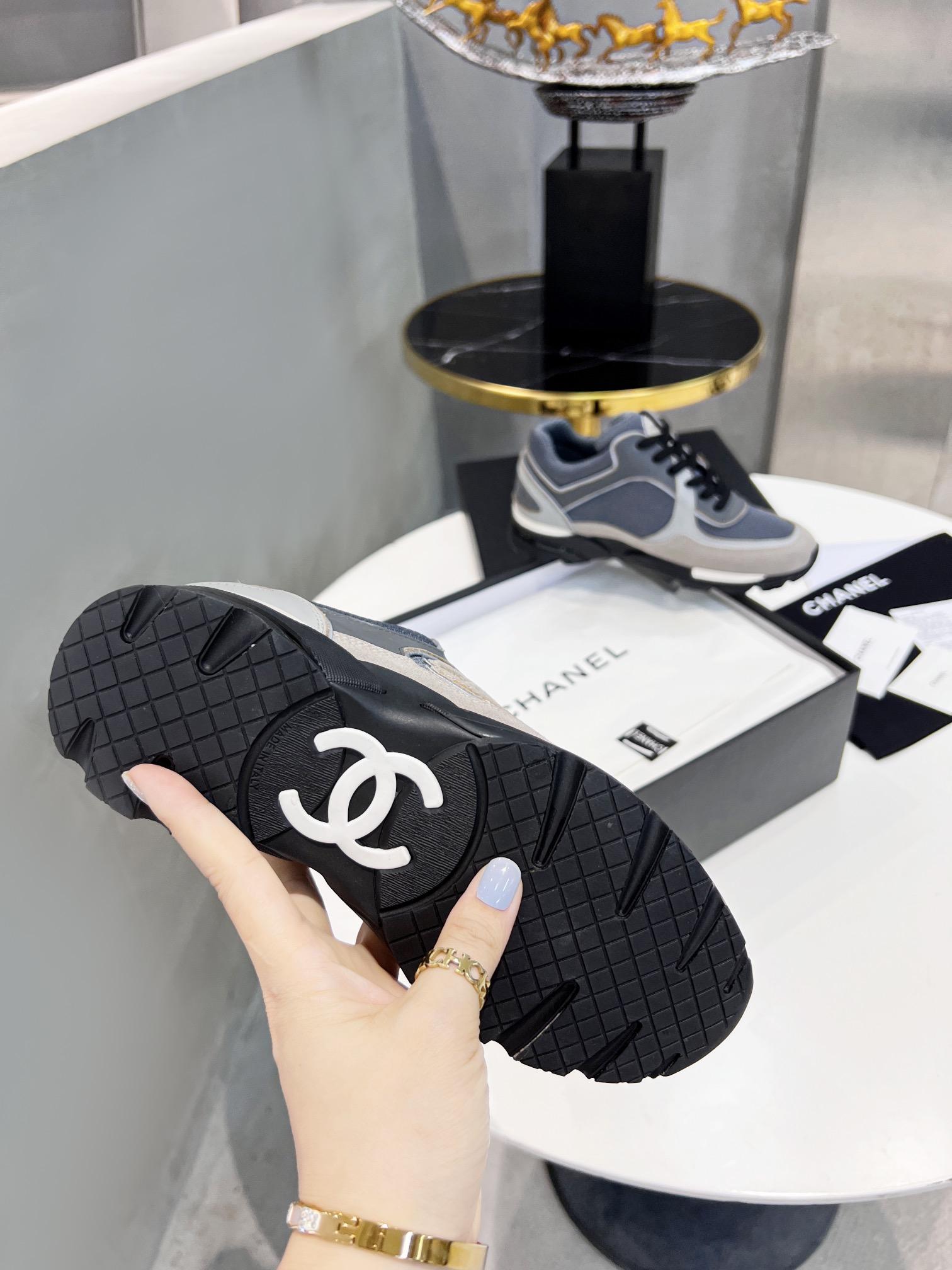 chanel-runner-sneaker-5497_16844015608-1000