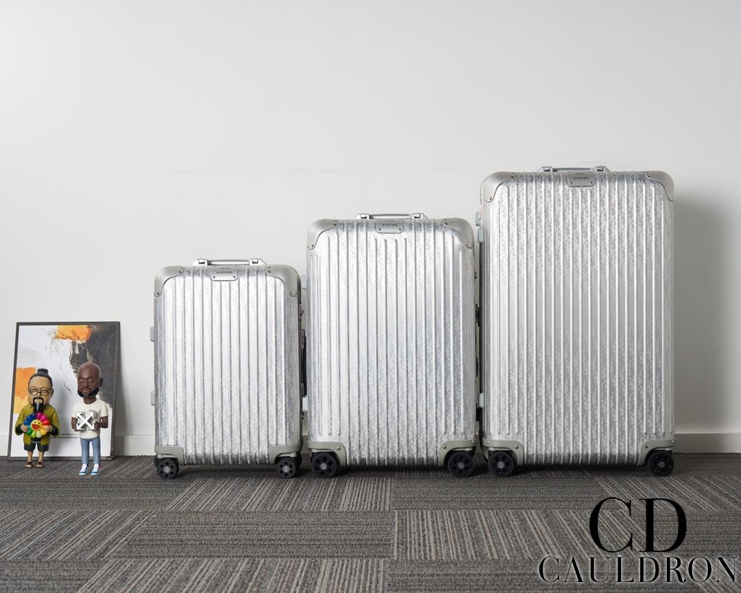 dior-and-rimowa-cabin-suitcase-1935_16843946661-1000