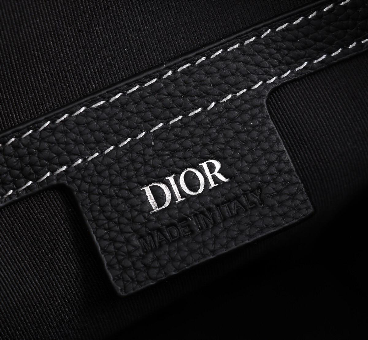 dior-lingot-22-bag-1891_16844978575-1000