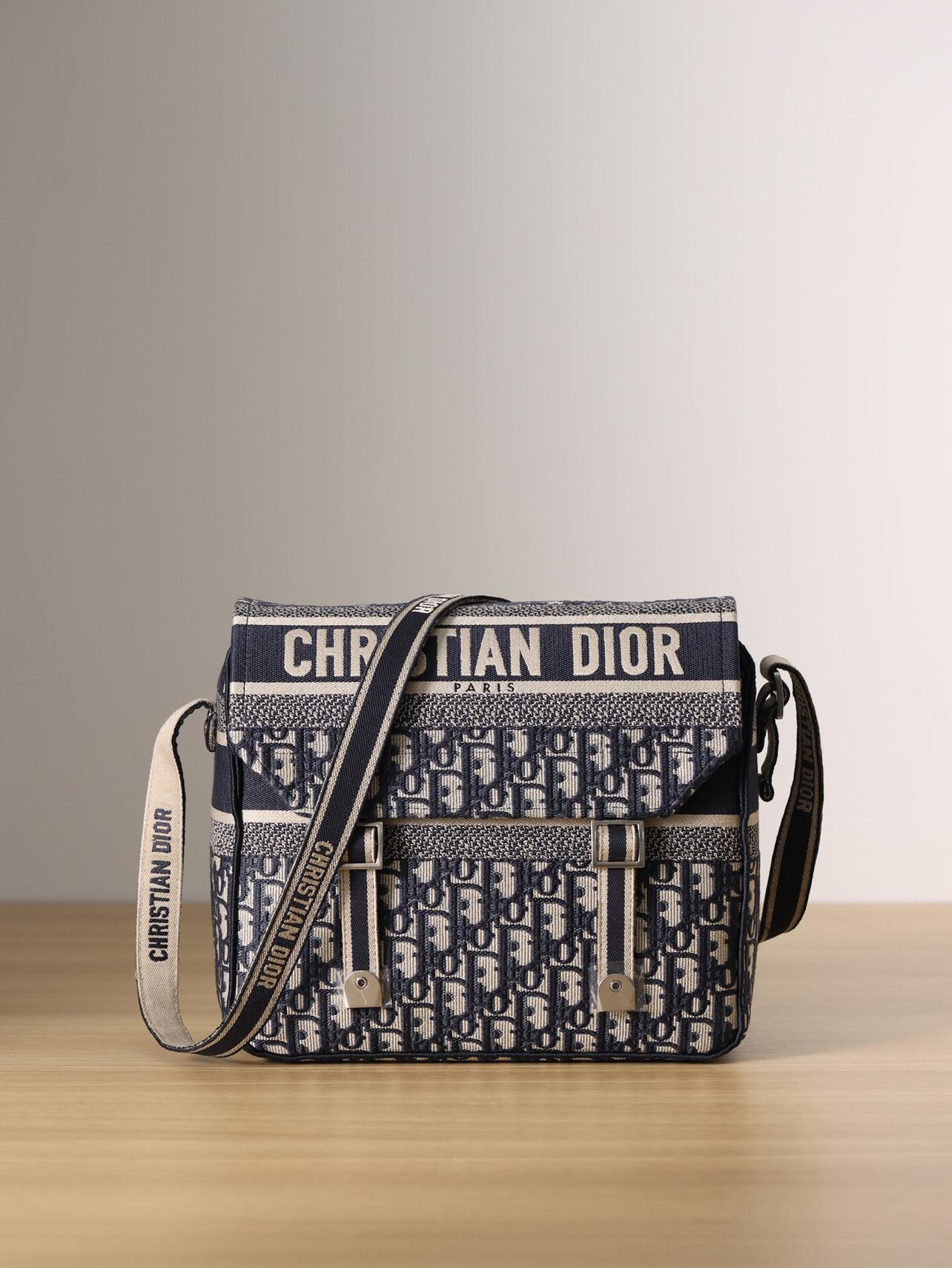 diorcamp-bag-469_16844974262-1000