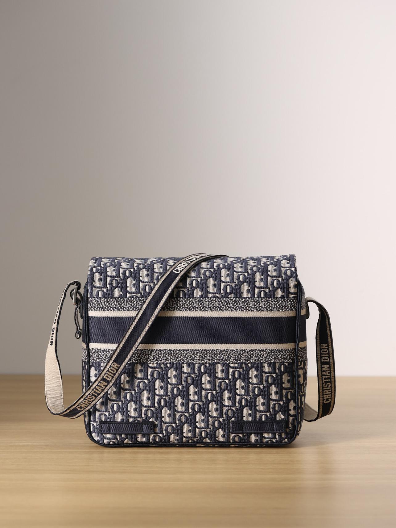 diorcamp-bag-469_16844974263-1000