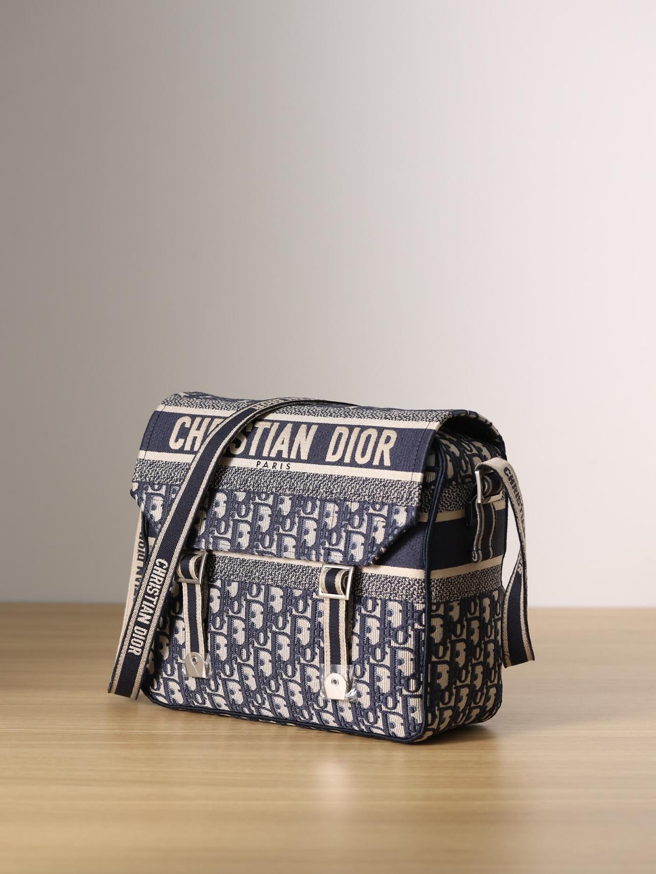 diorcamp-bag-469_16844974298-1000