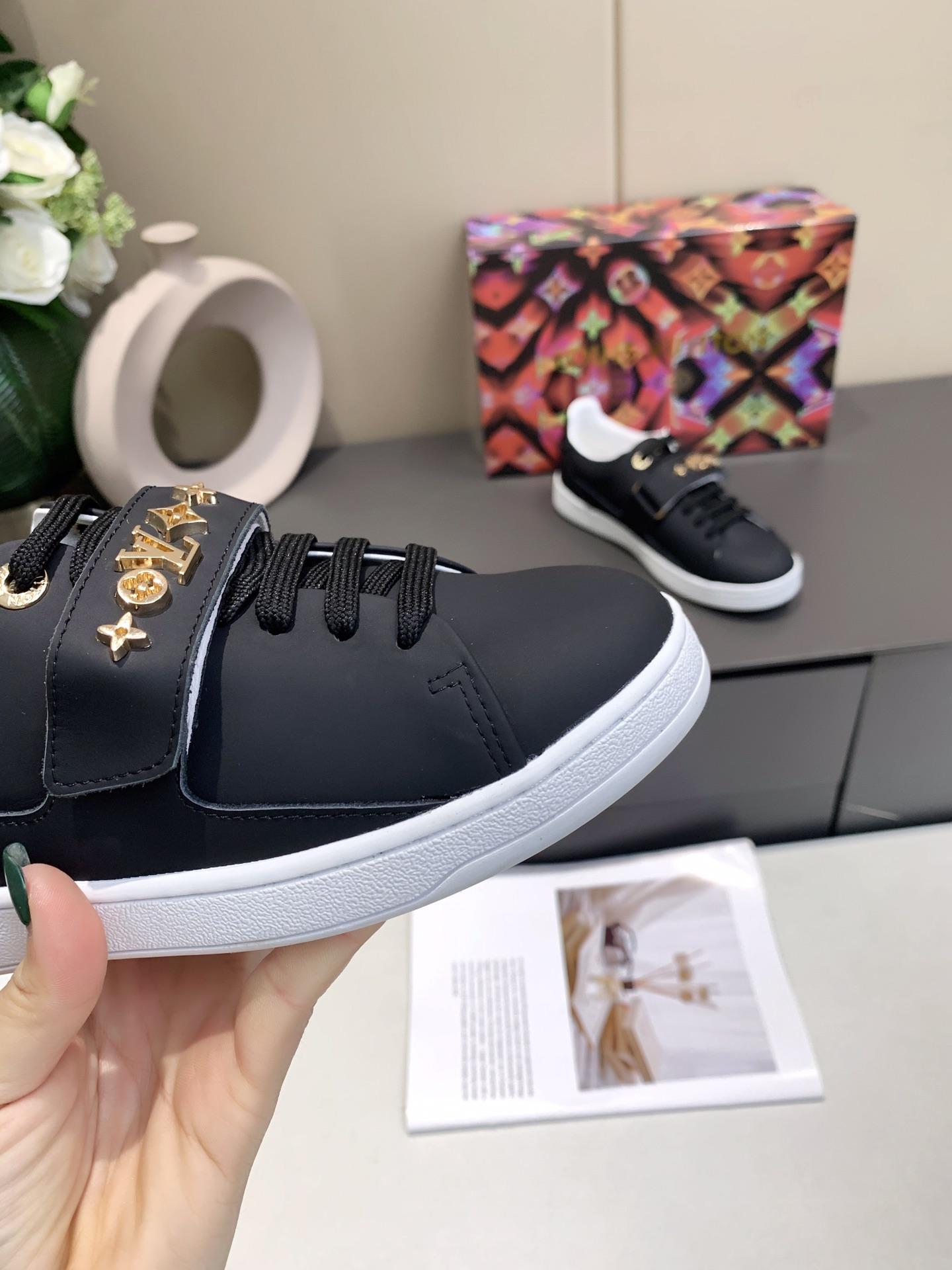 frontrow-sneaker-1676_16843942927-1000