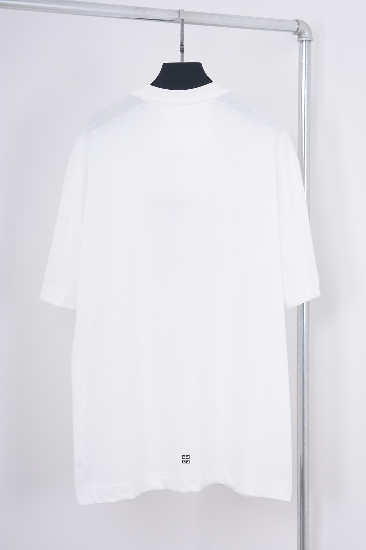 givenchy-4g-lock-slim-fit-t-shirt-6920_16845016633-1000