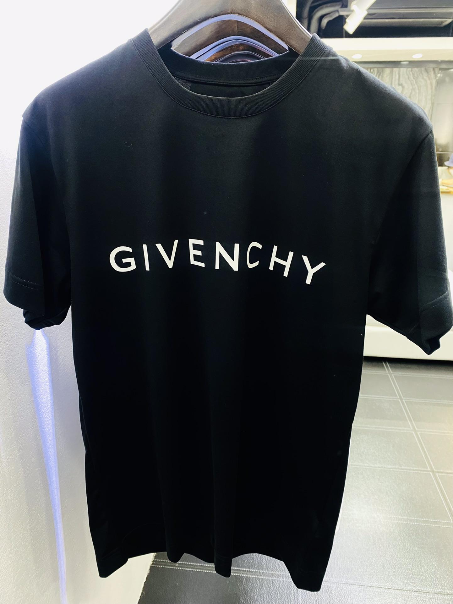 givenchy-archetype-slim-fit-t-shirt-in-cotton-5920_16845011212-1000