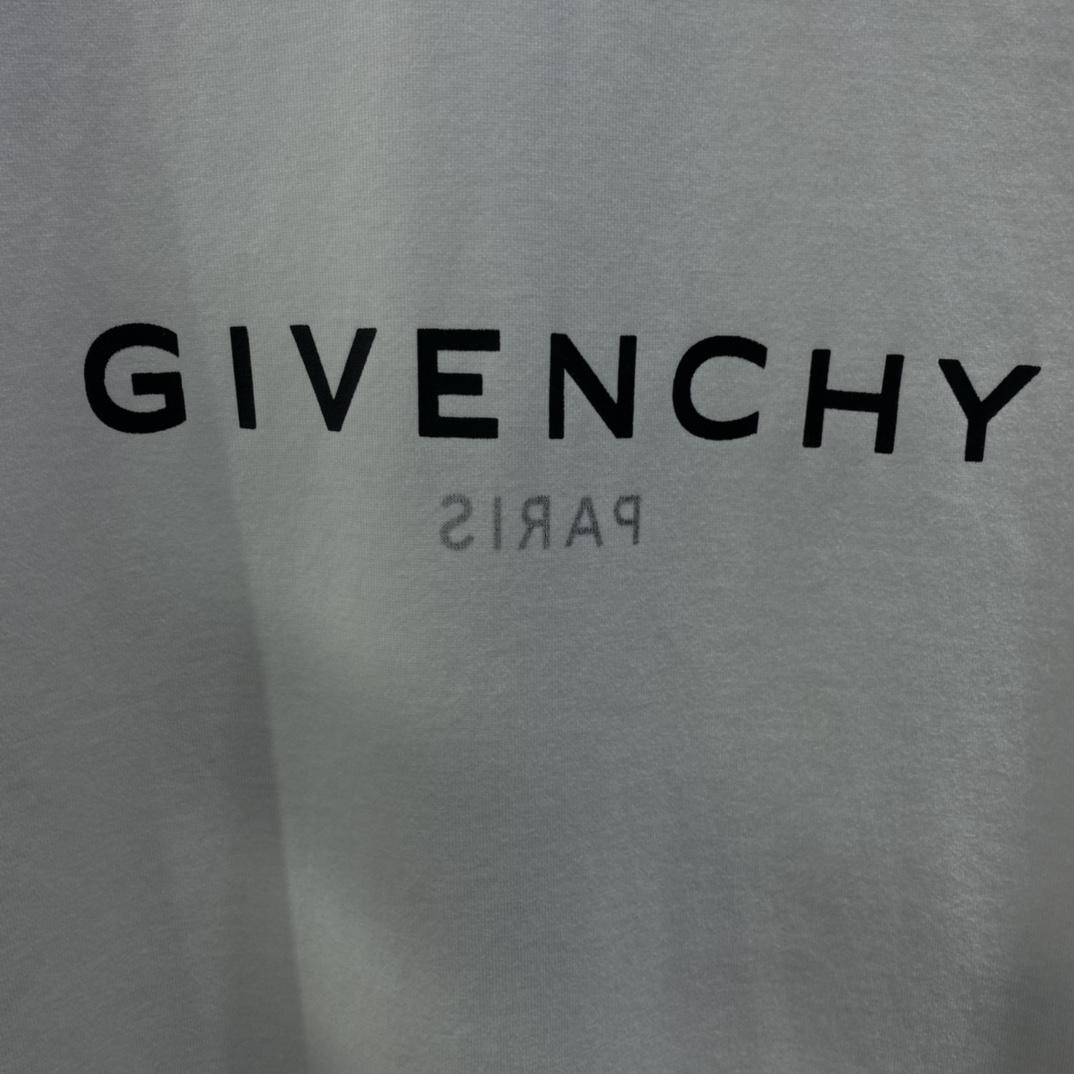 givenchy-t-shirt-with-logo-print-371_16844973223-1000