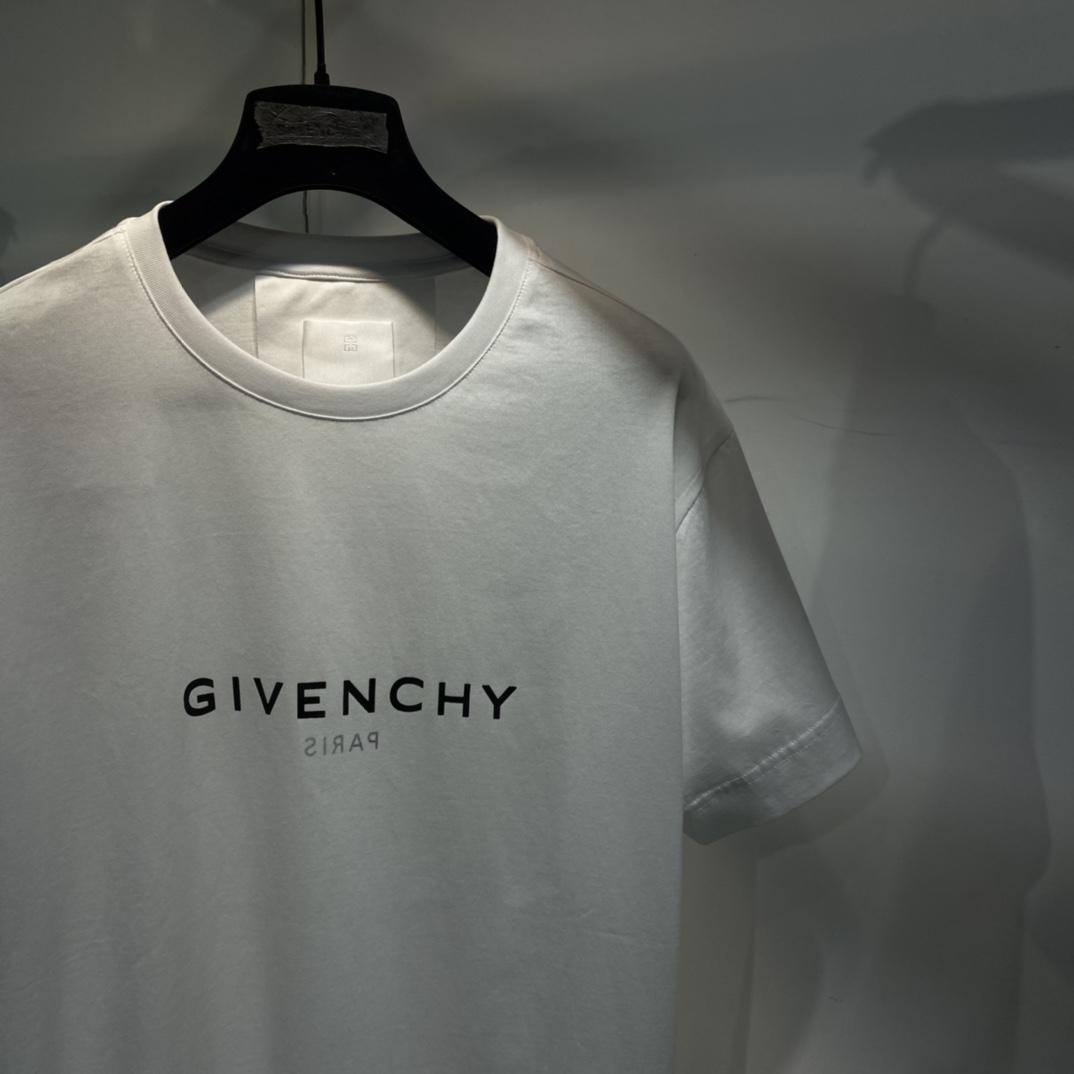 givenchy-t-shirt-with-logo-print-371_16844973236-1000