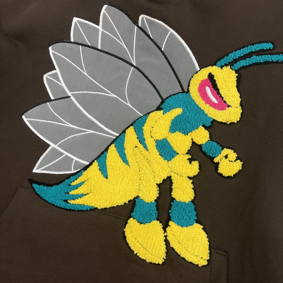 graphic-bee-patched-hoodie-3083_16844991387-1000