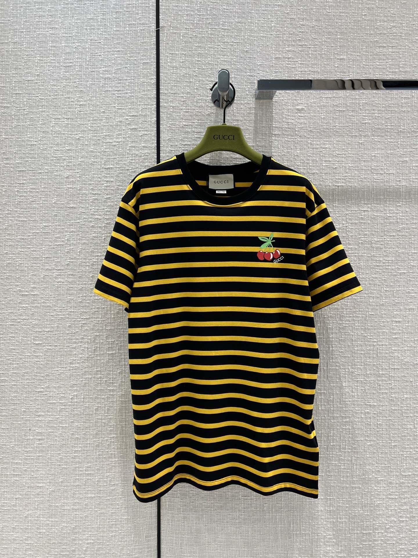 gucci-ha-ha-ha-striped-t-shirt-4589_16845002472-1000