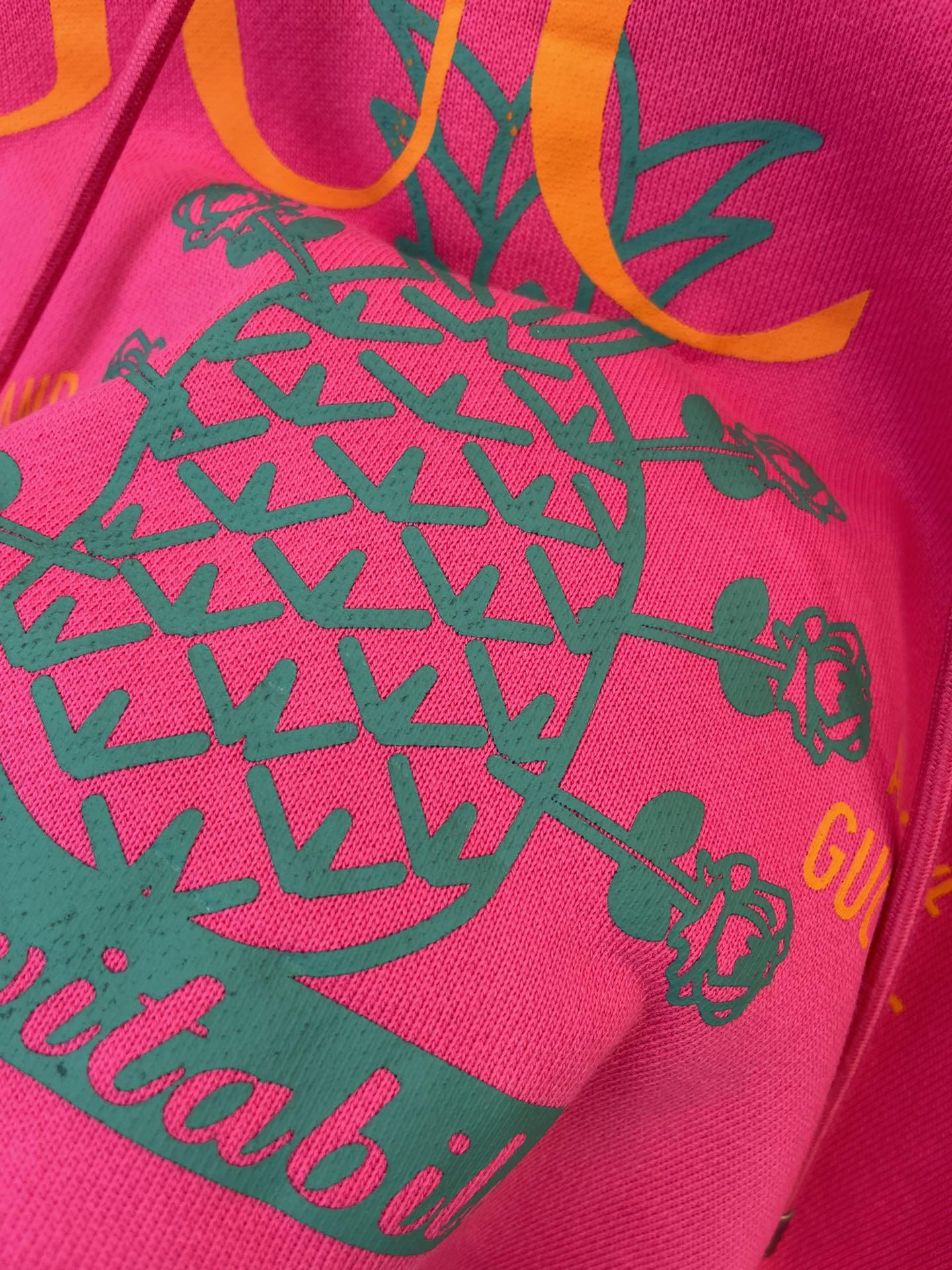 gucci-pineapple-print-hooded-sweatshirt-471_16844974359-1000