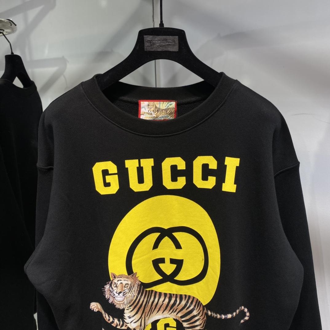 gucci-tiger-cotton-sweatshirt-4716_16845003724-1000