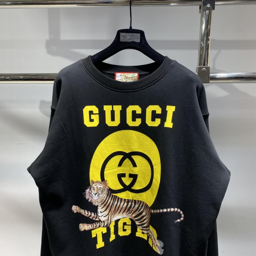 gucci-tiger-cotton-sweatshirt-4716_16845003725-1000