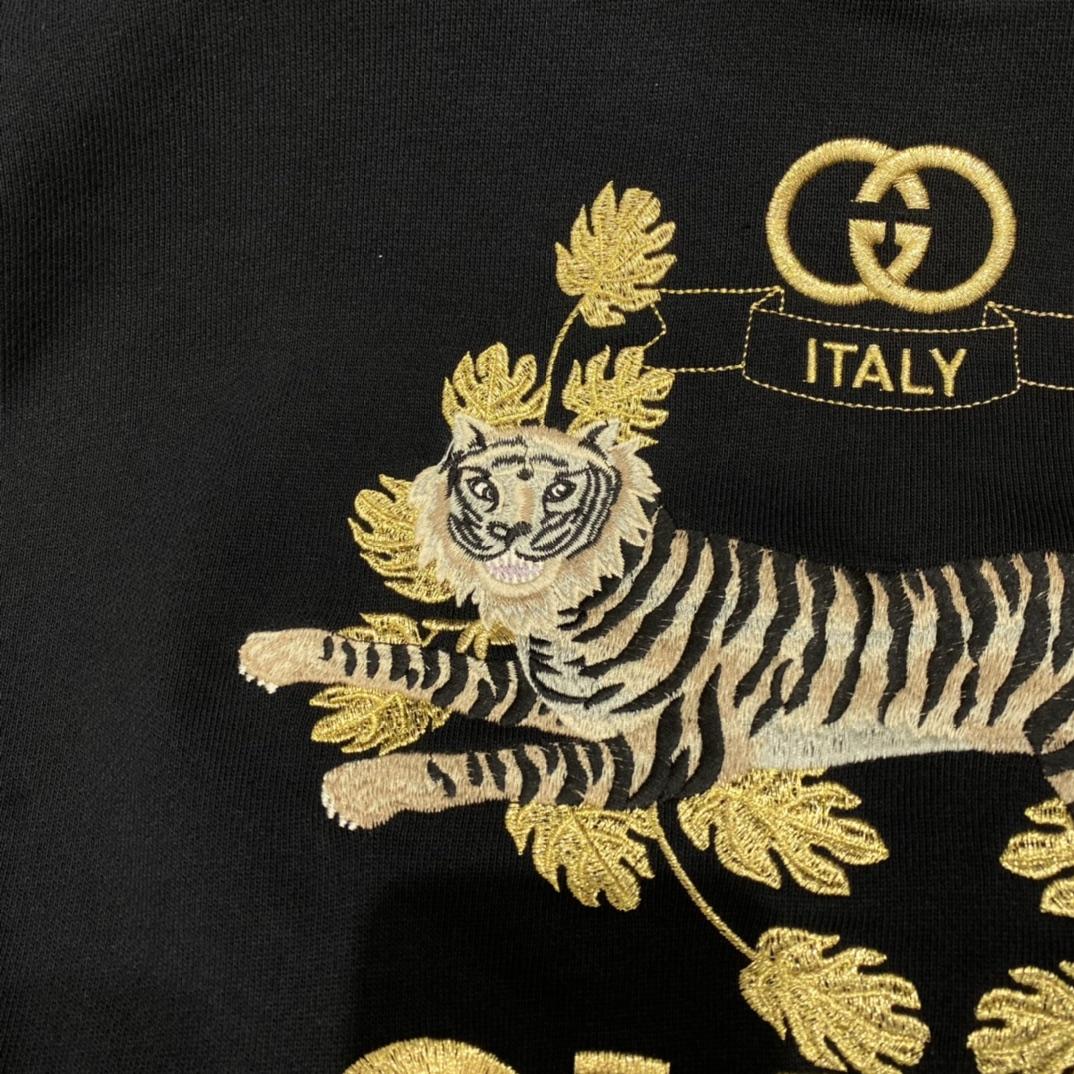 gucci-tiger-sweatshirt-with-embroidery-4713_16845003708-1000